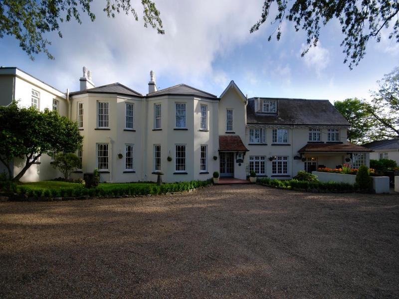 Les Douvres Hotel image
