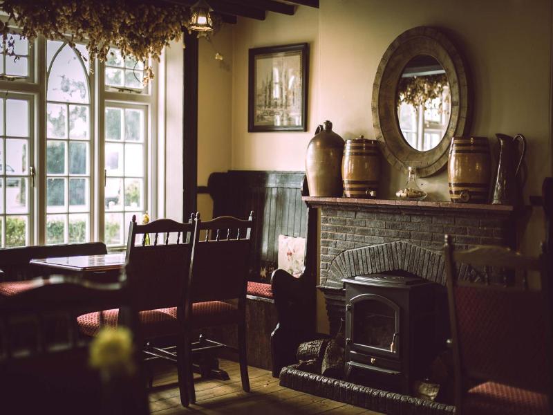 Les Douvres Hotel image