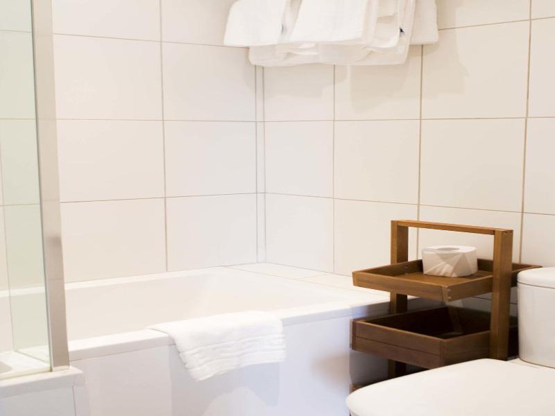 Les Douvres Hotel image