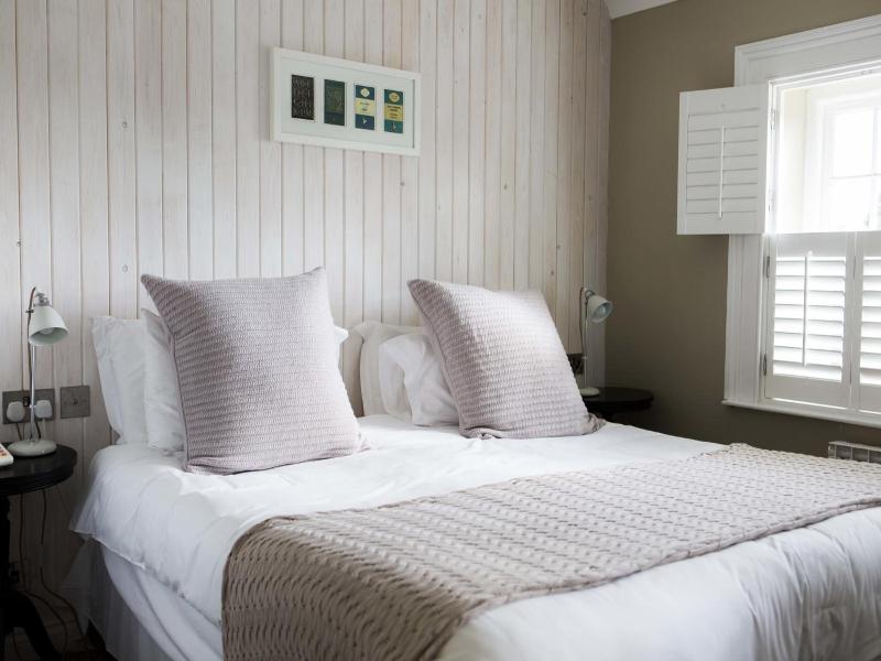 Les Douvres Hotel image