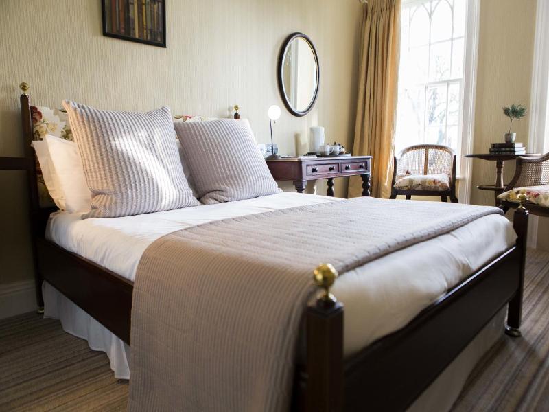 Les Douvres Hotel image