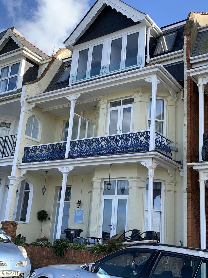 Lazy Waves Boutique B&B image