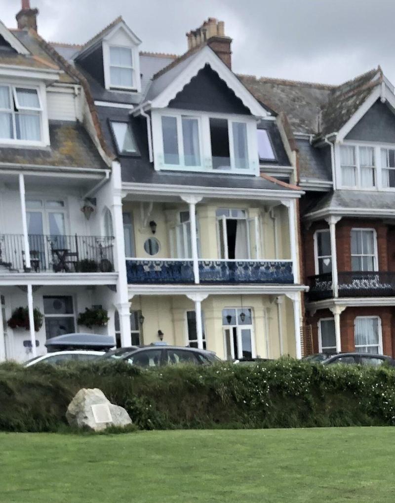 Lazy Waves Boutique B&B image