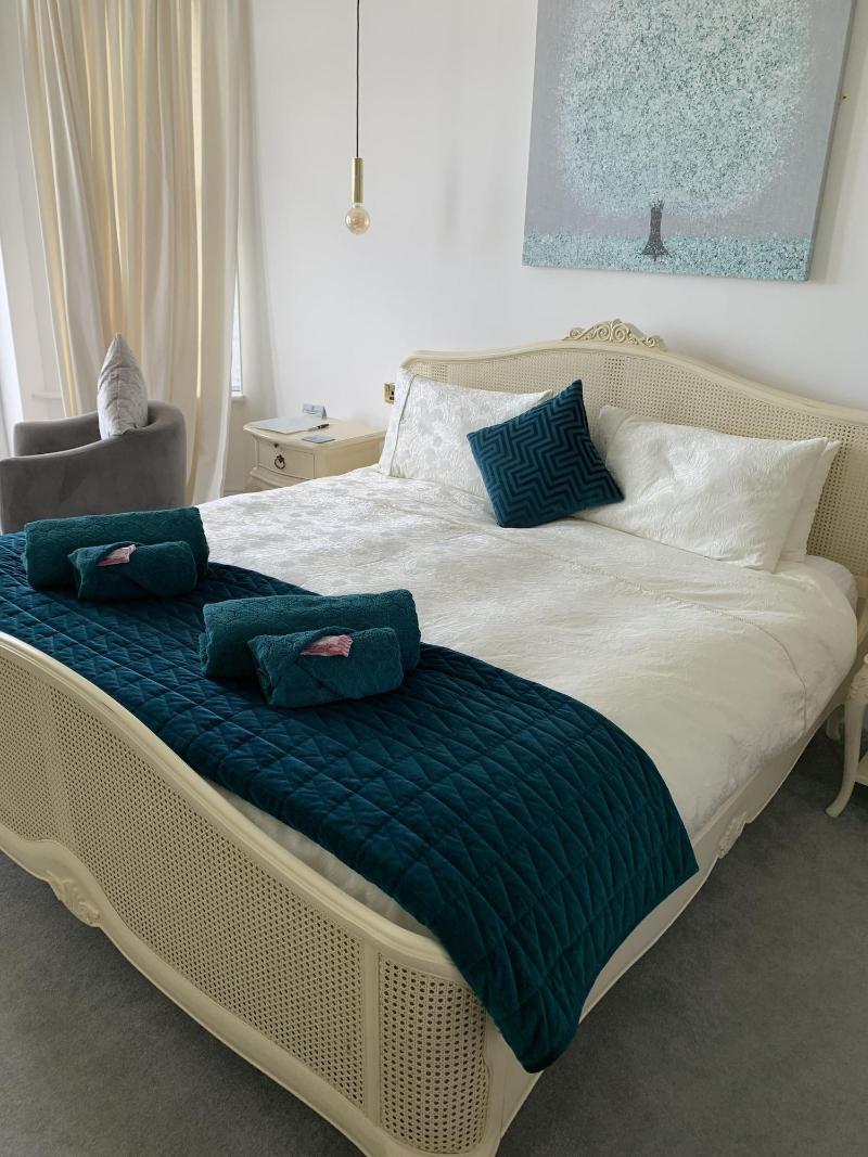 Lazy Waves Boutique B&B image
