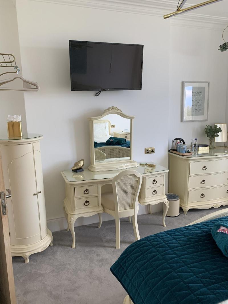 Lazy Waves Boutique B&B image