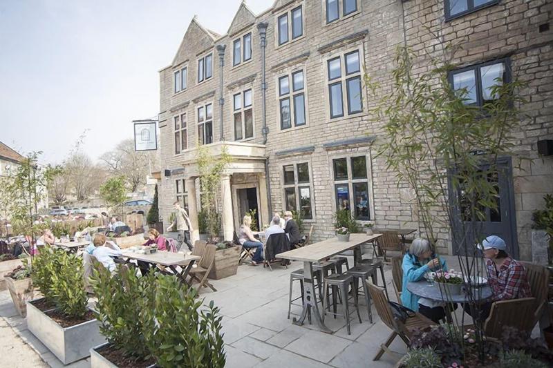 Timbrell's Yard image