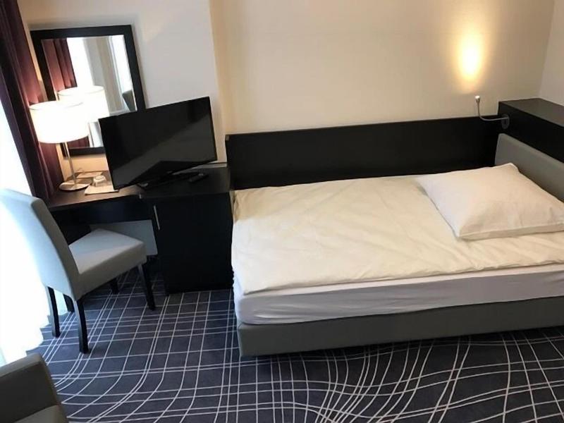 Sky Business Hotel image