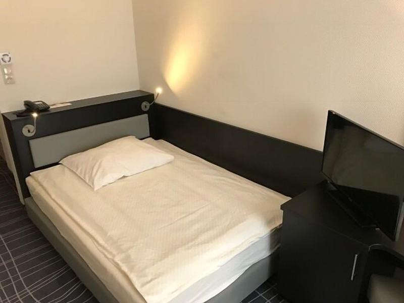 Sky Business Hotel image