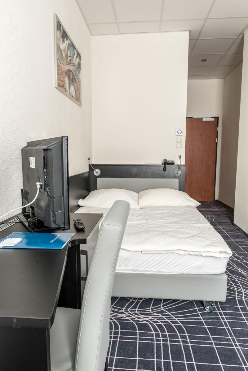 Sky Business Hotel image