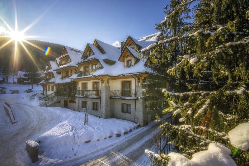 Gold Hotel image