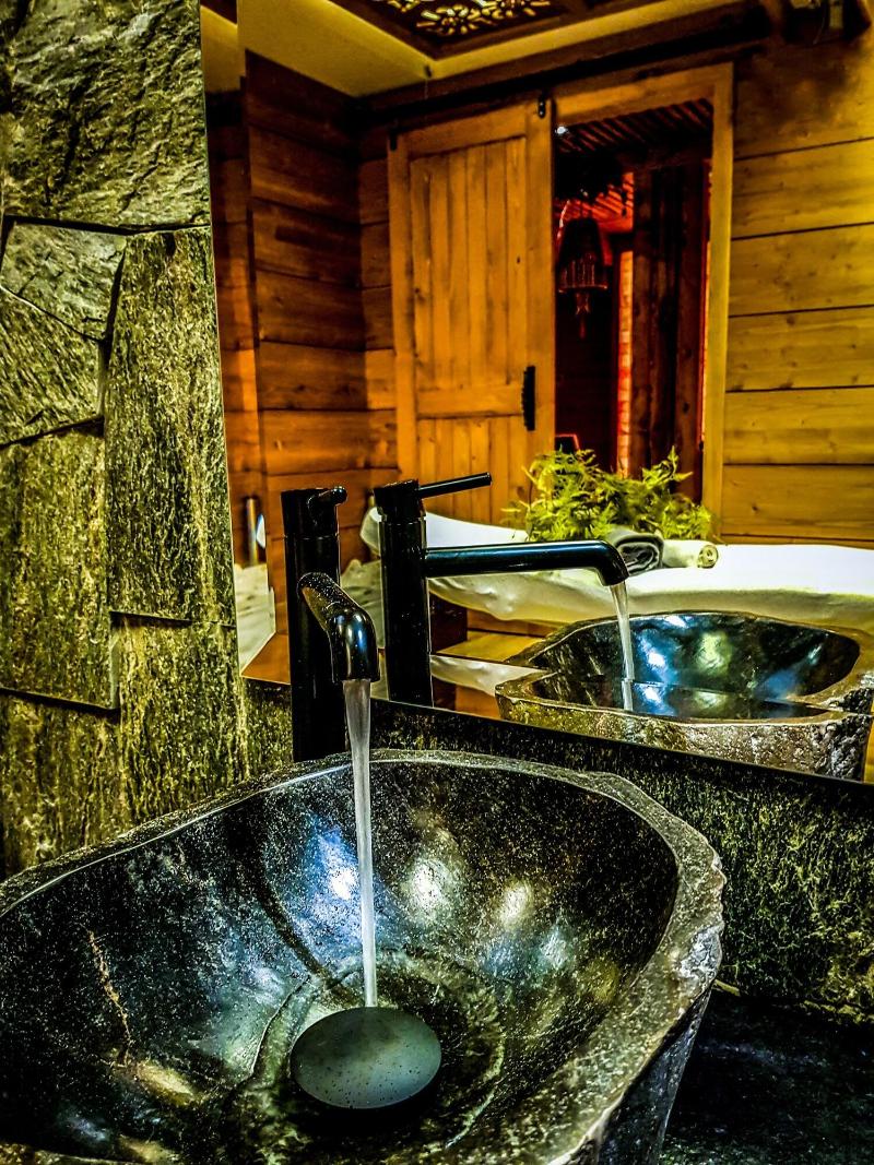 Gold Hotel image