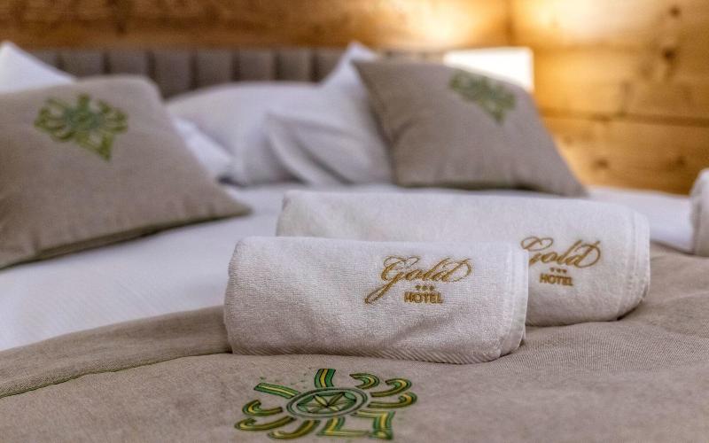 Gold Hotel image