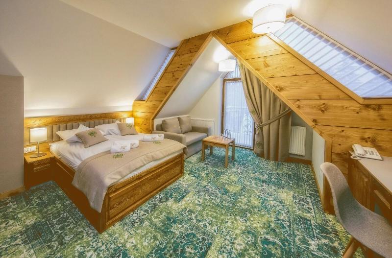 Gold Hotel image