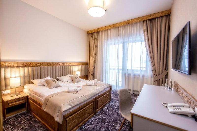 Gold Hotel image