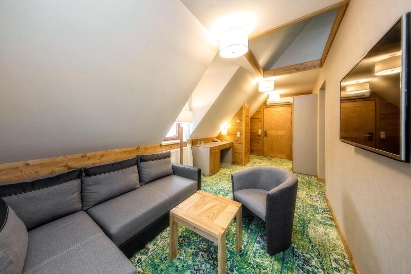 Gold Hotel image