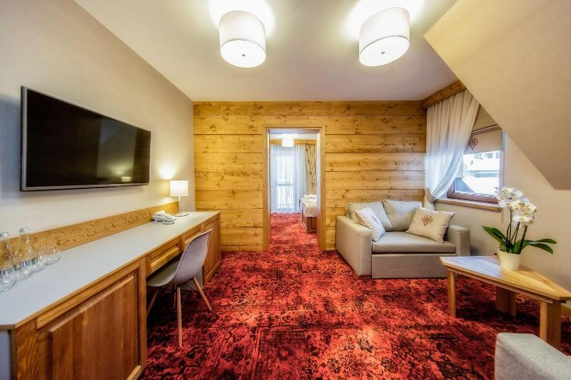 Gold Hotel image