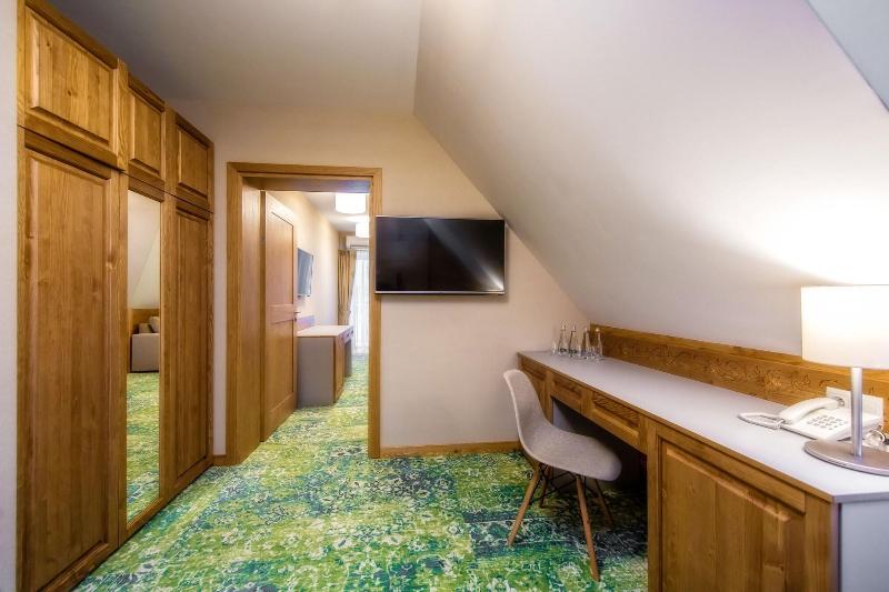 Gold Hotel image