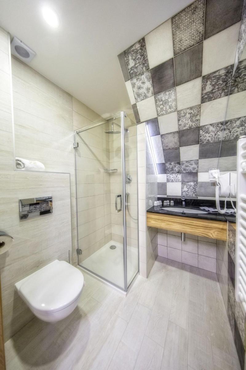 Gold Hotel image