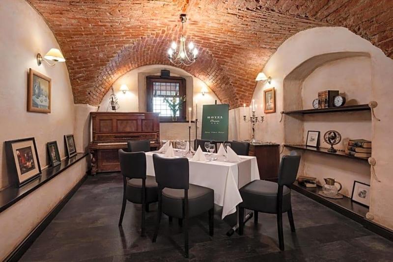 Hotel Baron Karczma Grodzka image