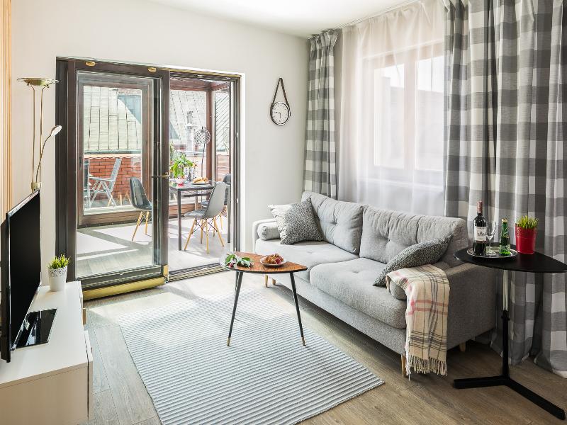 7 Koron Apartments image