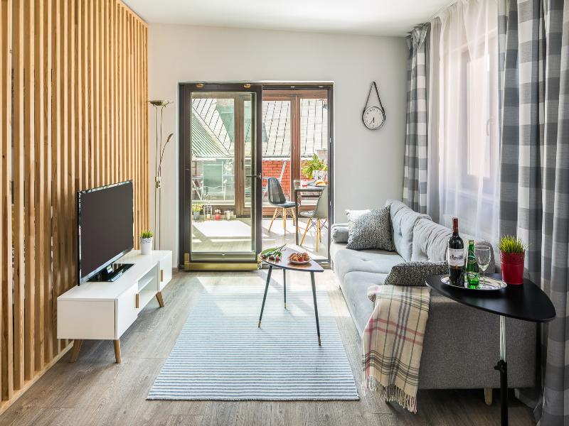 7 Koron Apartments image