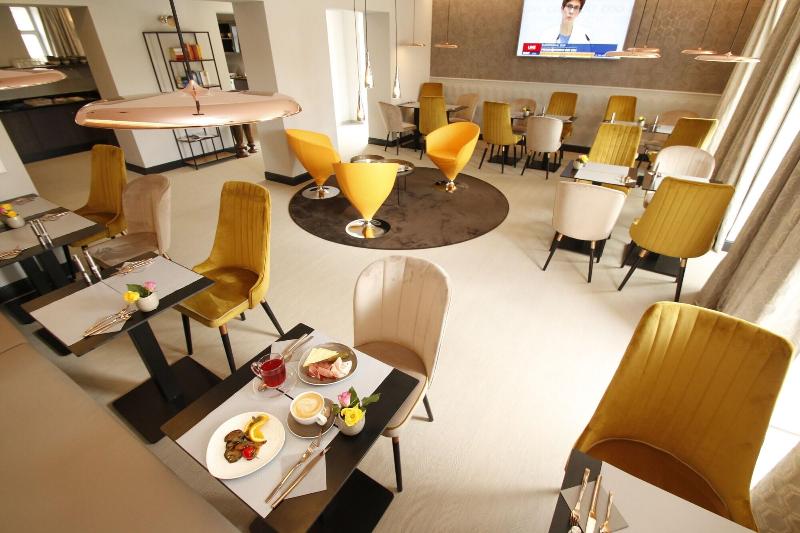 Amelie Hotel & Appartements image