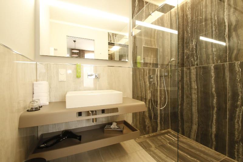 Amelie Hotel & Appartements image