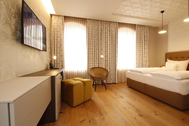 Amelie Hotel & Appartements image