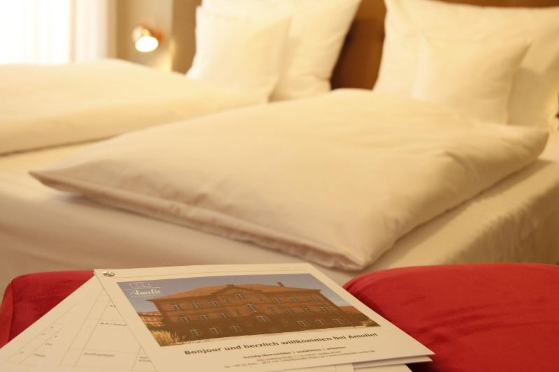 Amelie Hotel & Appartements image