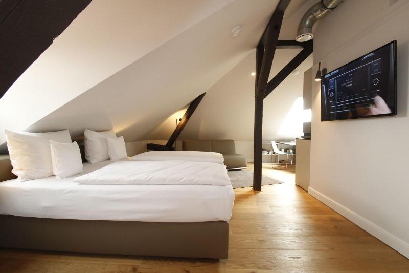 Amelie Hotel & Appartements image