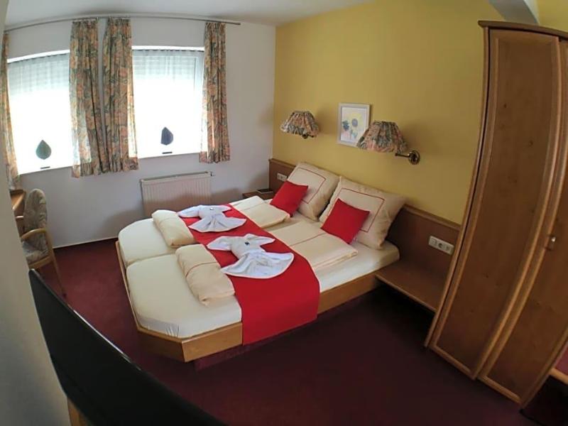 Ambiente Hotel Strehla image