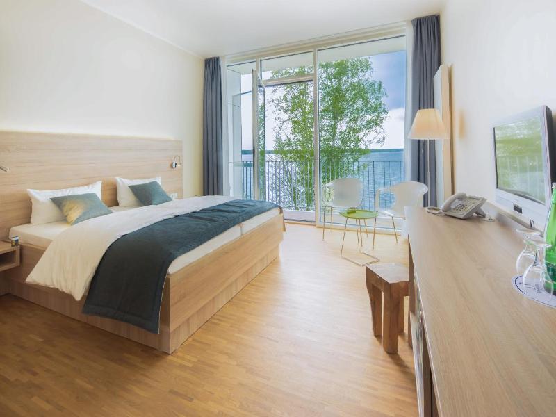 Strandhotel Senftenberger See image