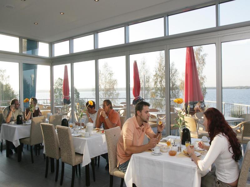 Strandhotel Senftenberger See image
