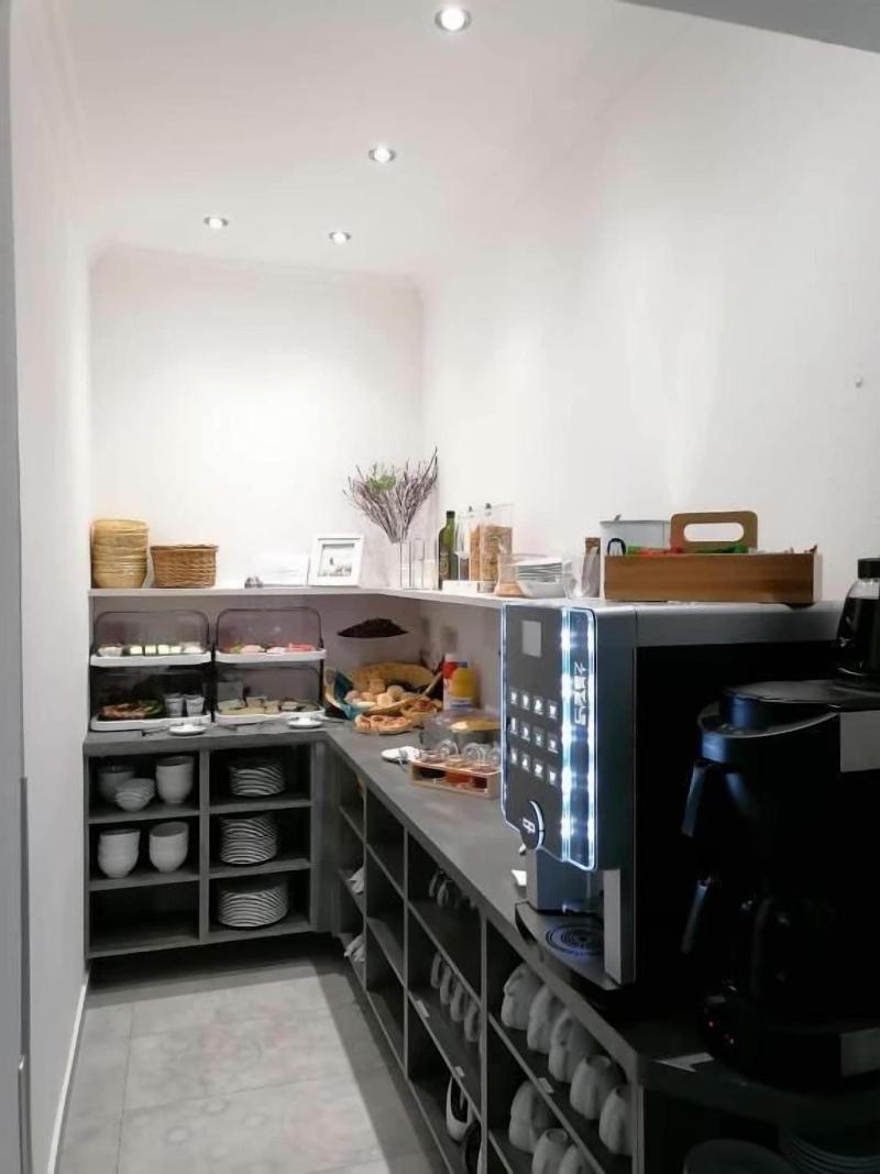 Hotel Hanseat Stralsund image