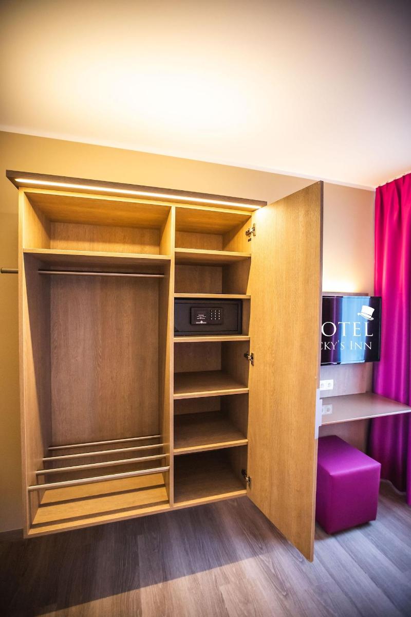 Hotel Luckys Inn Gmbh image