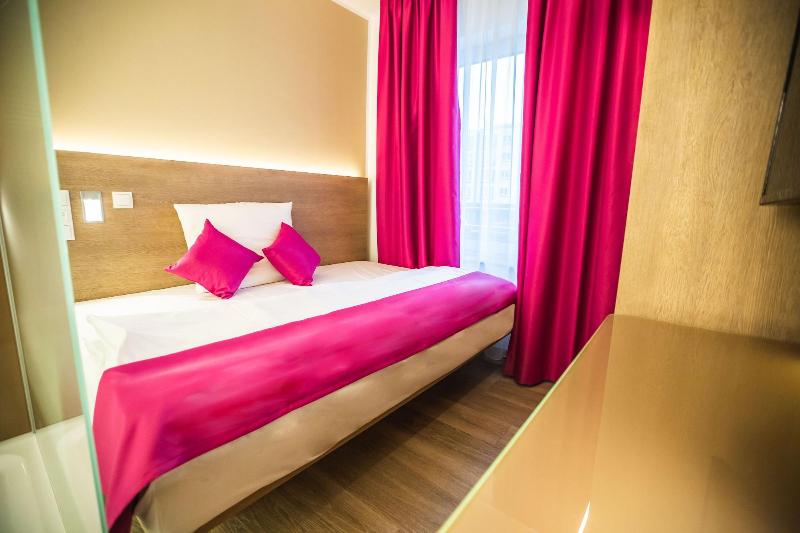 Hotel Luckys Inn Gmbh image
