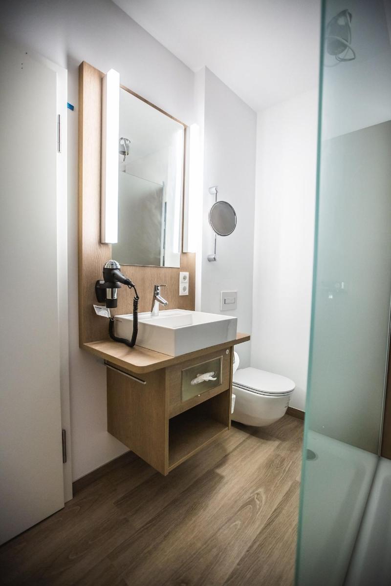 Hotel Luckys Inn Gmbh image