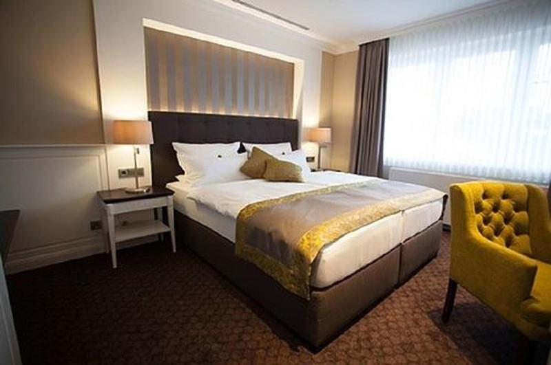 Hotel Classico image