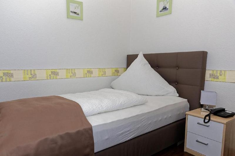 Hotel Hüttl - Garni image