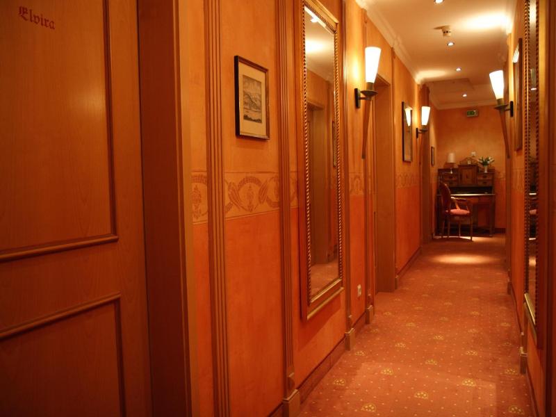 Hotel Burg Arras image