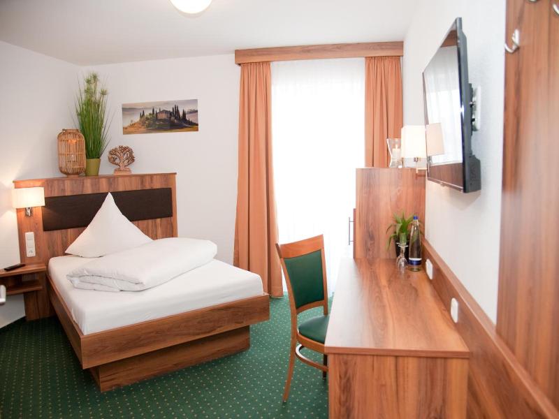 Landhotel Hutzenthaler image