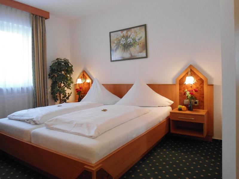 Landhotel Hutzenthaler image