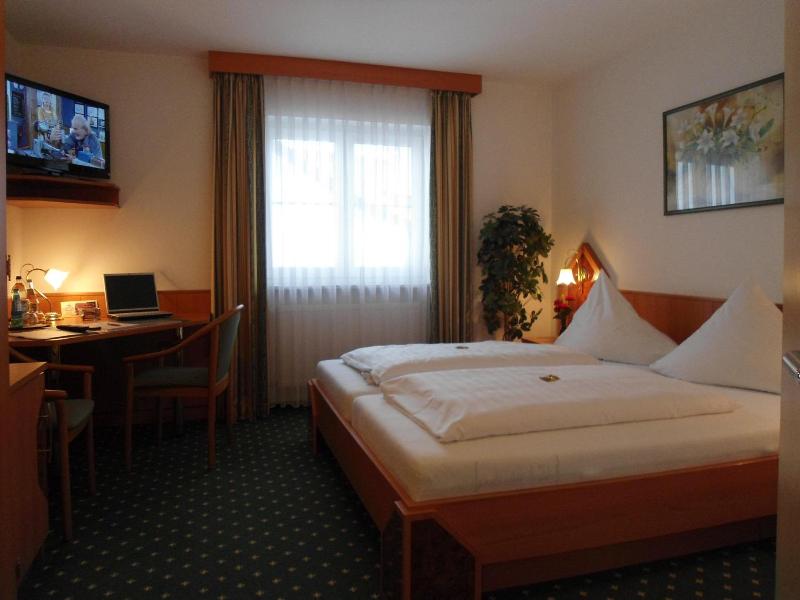 Landhotel Hutzenthaler image