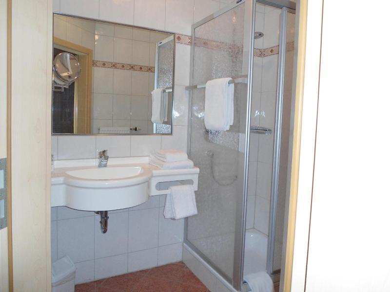 Landhotel Hutzenthaler image