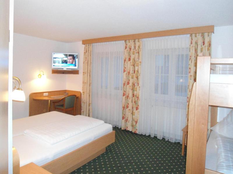 Landhotel Hutzenthaler image