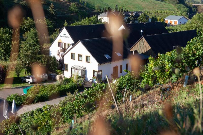 Weinhotel Klostermühle image