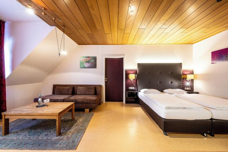 Weinhotel Klostermühle image