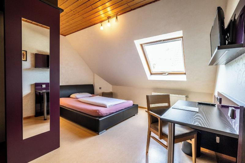 Weinhotel Klostermühle image
