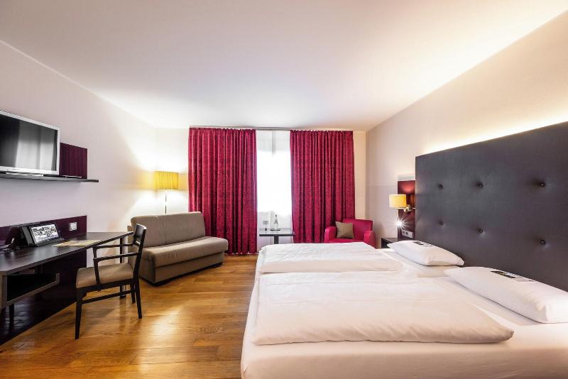 Weinhotel Klostermühle image