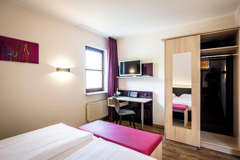 Weinhotel Klostermühle image
